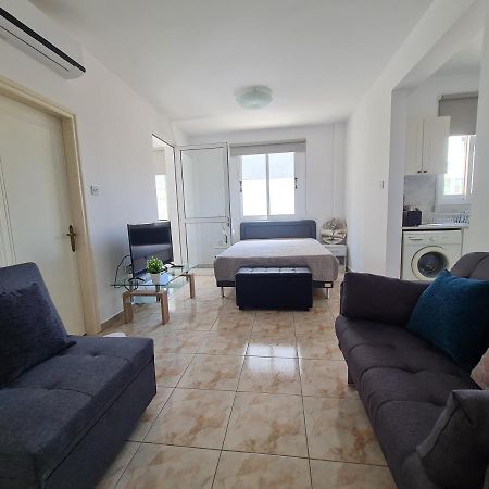 Laertis 2 Complex, Studio Apartment 106 - By Imh Travel & Tours Пафос Екстериор снимка