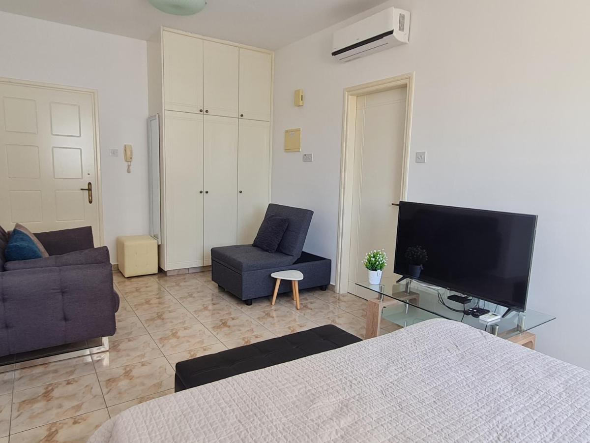 Laertis 2 Complex, Studio Apartment 106 - By Imh Travel & Tours Пафос Екстериор снимка